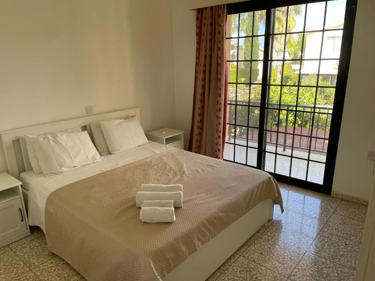 Villa Ocean Stones 1Km From Main Coral Bay Beach Peyia Exterior foto